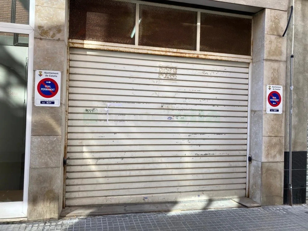 Plaza de parking para coche pequeño en Calella