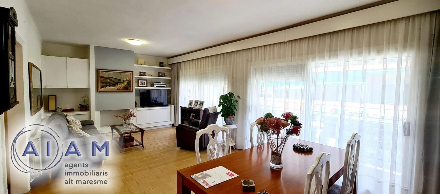 Piso de cuatro dormitorios con gran terraza