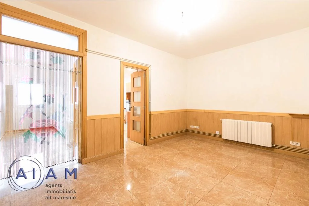 Piso reformado de cuatro dormitorios en Calella