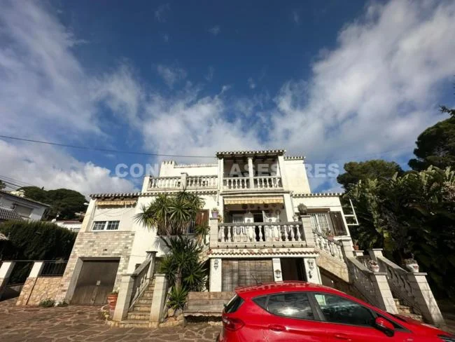 Casa independiente cerca de la playa, cinco habitaciones