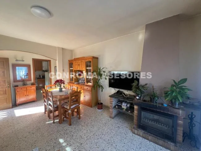 Casa con terreno y casa de invitados