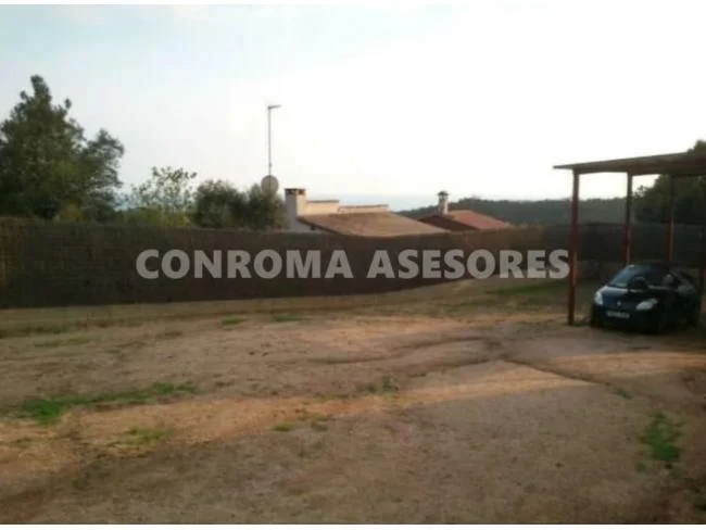 Fenced 537 m² rural plot, Lloret