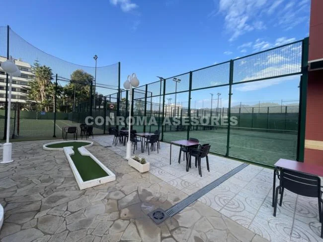 Complejo deportivo operativo junto a la playa de Malgrat