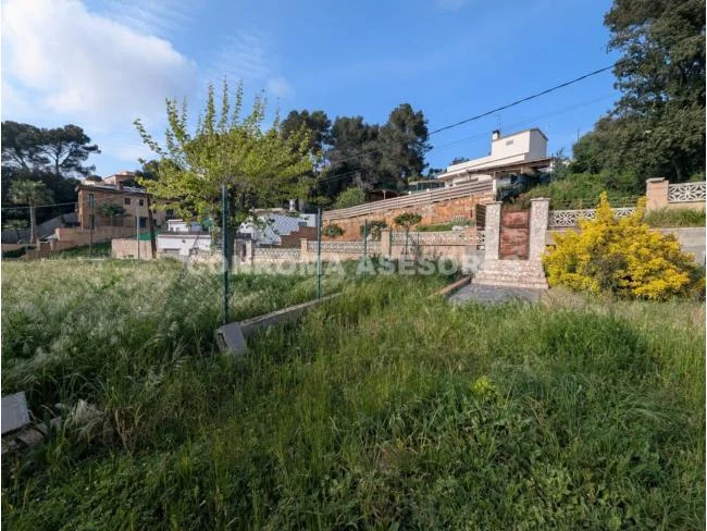 Developable Santa Susanna plot, 400 m²