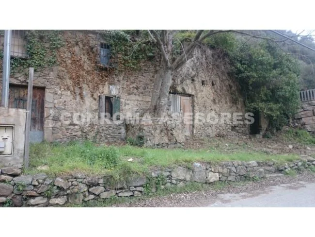 Terreno rústico con potencial de restauración