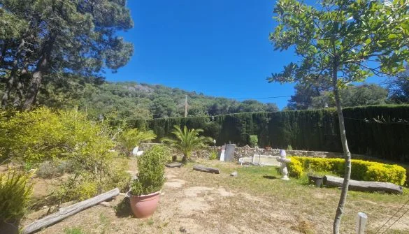 Level corner plot with undeclared structures
