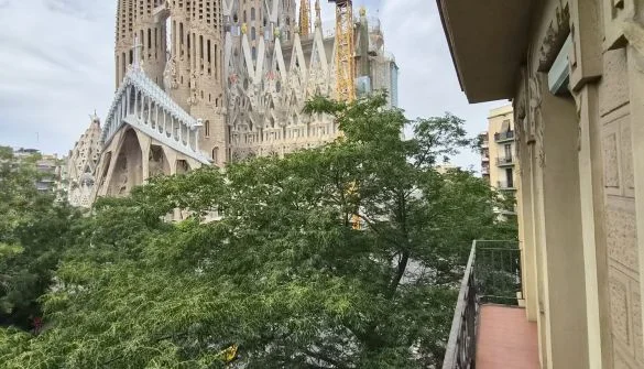 Piso en Sagrada Família con vistas al templo