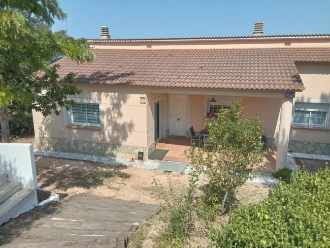 Casa panorámica con piscina y 4 habitaciones