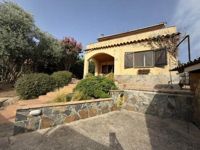 Casa en Santa Coloma, 160 m² y jardín