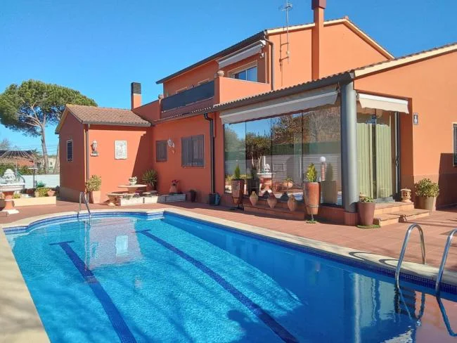 Casa cuidada en Vidreres, 5 habitaciones