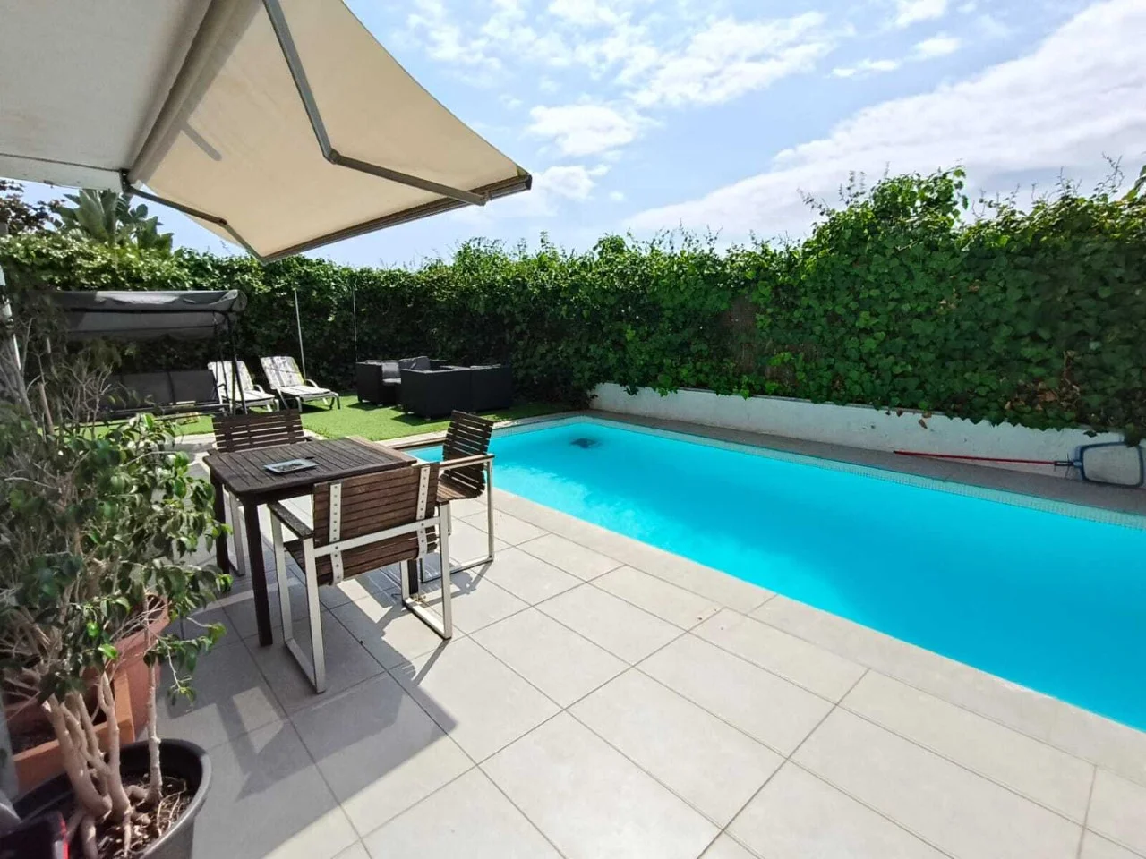 Casa moderna en Pinemar con piscina