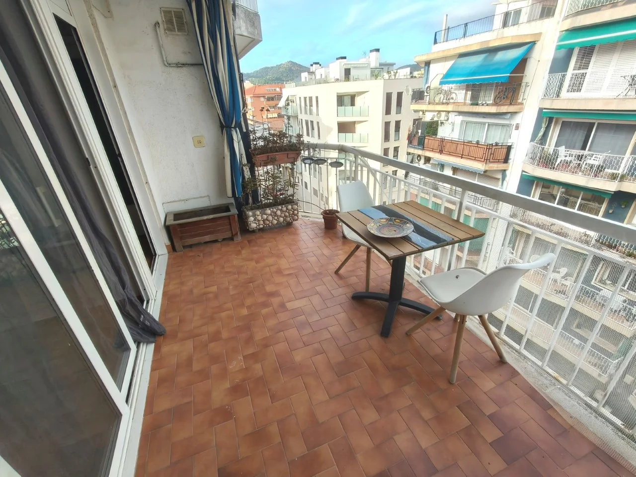 Sea-view flat near beach, 3 bedrooms