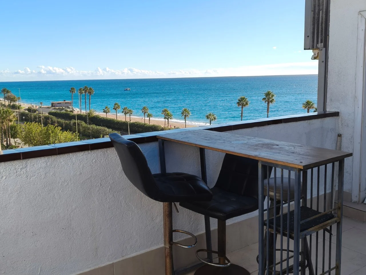 Dúplex con vistas al mar junto a la playa, 3 dormitorios