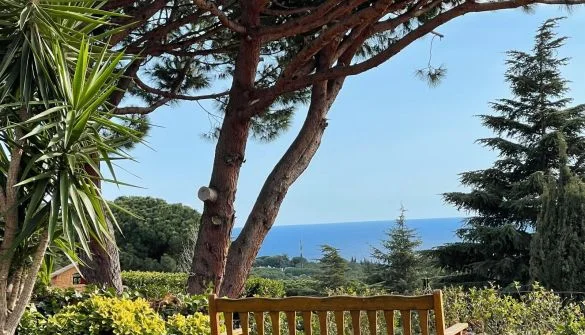 Chalet con vistas al mar y piscina