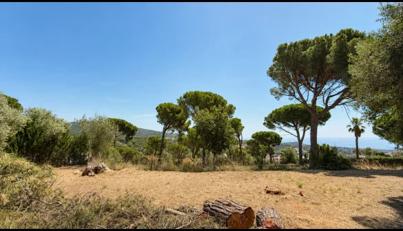 Parcela urbana en El Mirador, 1.502 m²