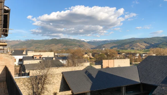 Two-bedroom flat with mountain views