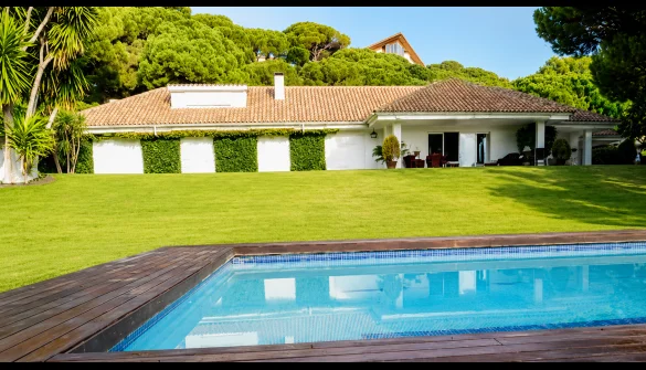 Luxury villa with tennis court and sea views
