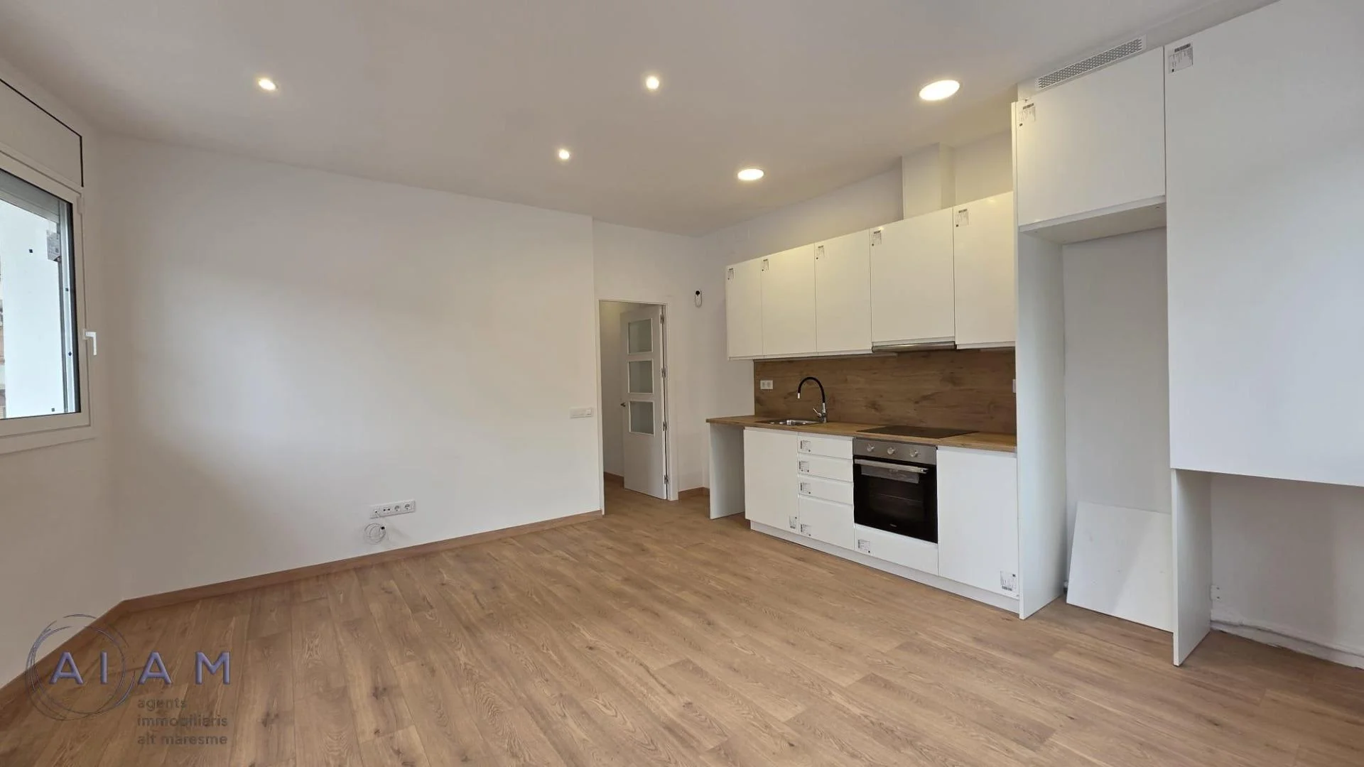 Sale listing with undisclosed property details
