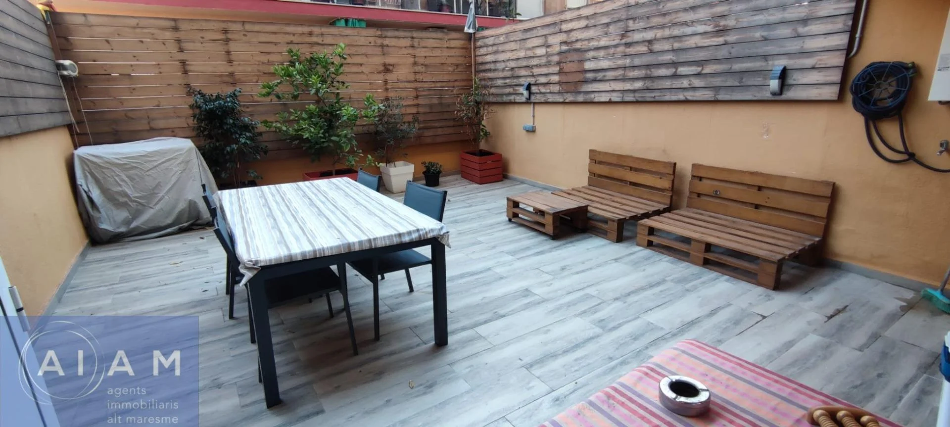 Sale listing with reference code