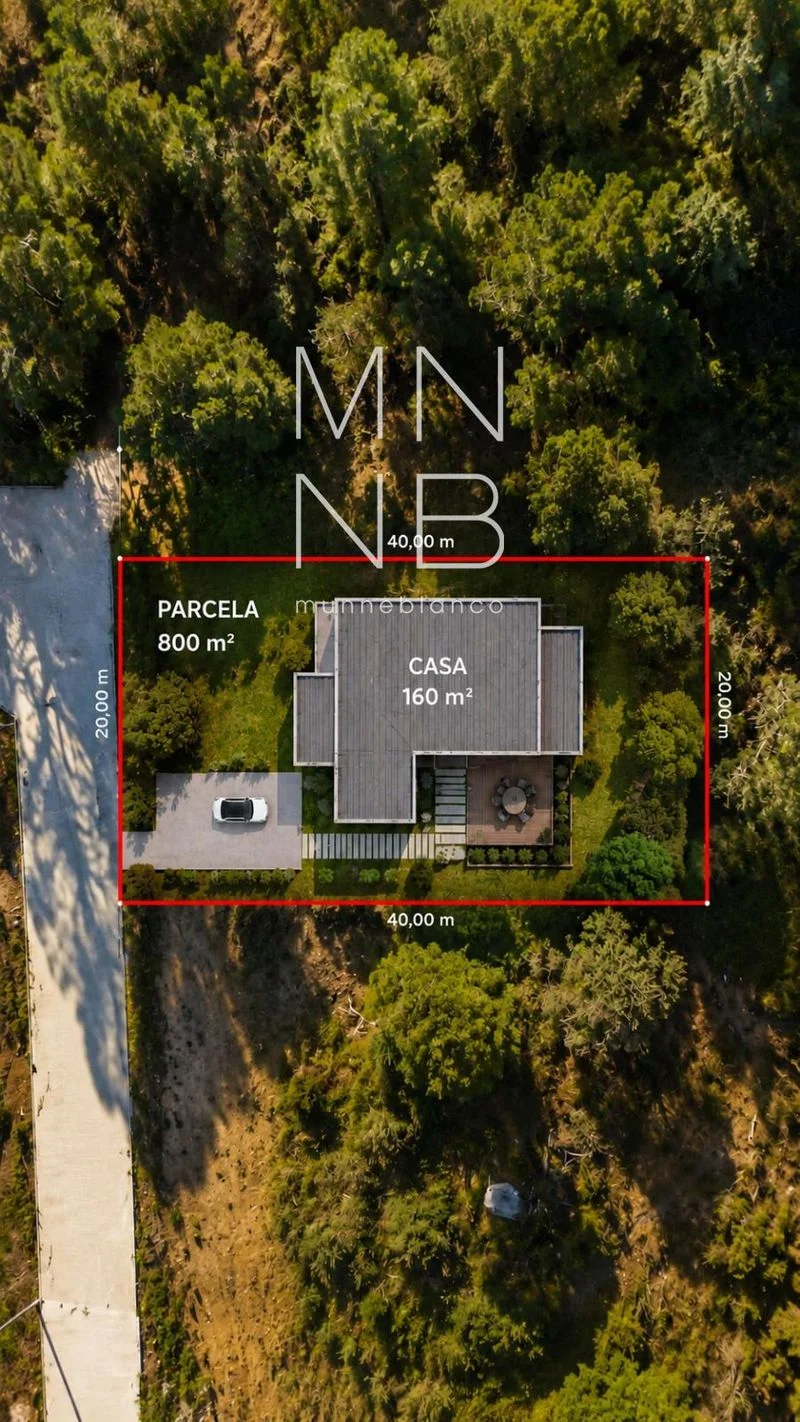 Flat developable plot with sea views