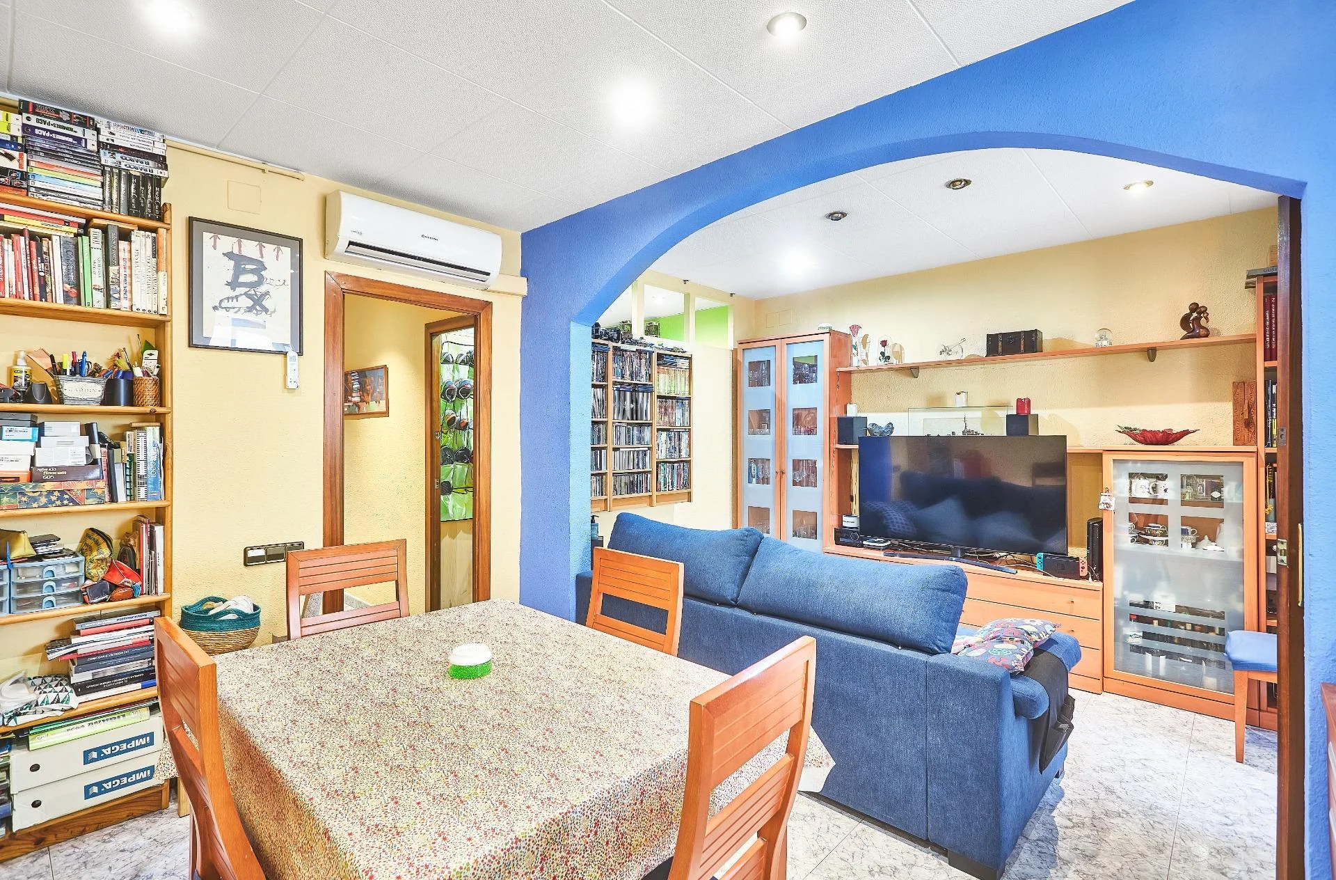 Piso de tres habitaciones cerca de Plaza España