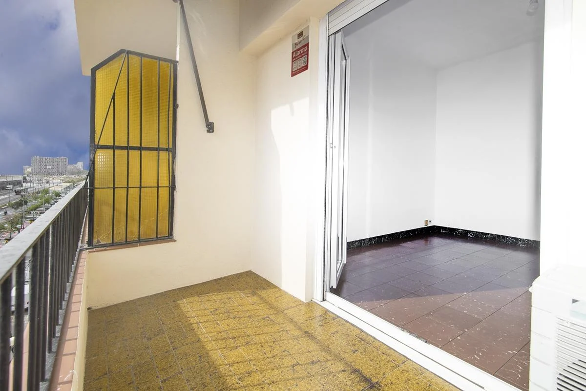 Renovation flat in Barcelona, four bedrooms