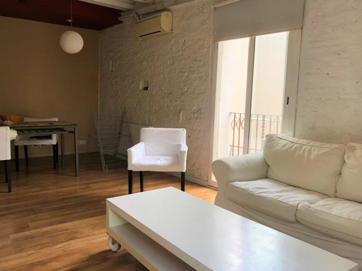 Piso luminoso en Barcelona, inversión de 2 habitaciones