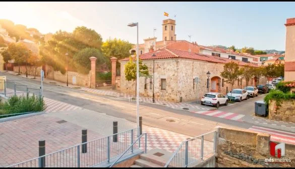Casa céntrica en Teià con seis dormitorios
