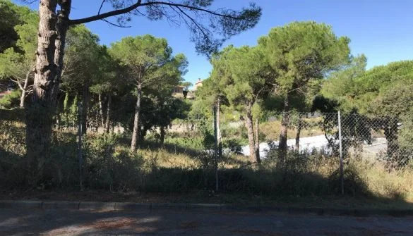 Parcela residencial cerca de la costa barcelonesa