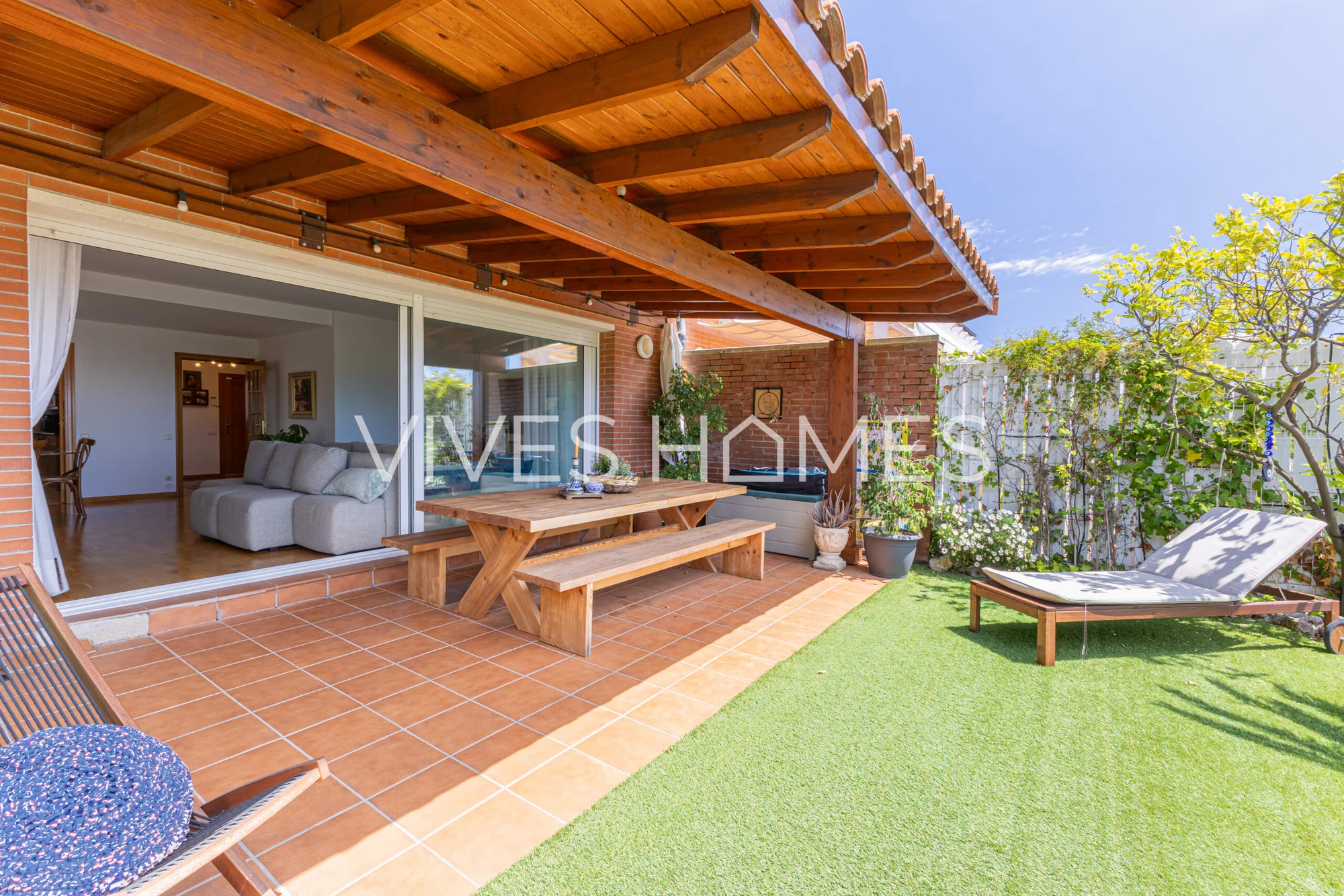 Casa esquinera con vistas al mar, 4 dormitorios