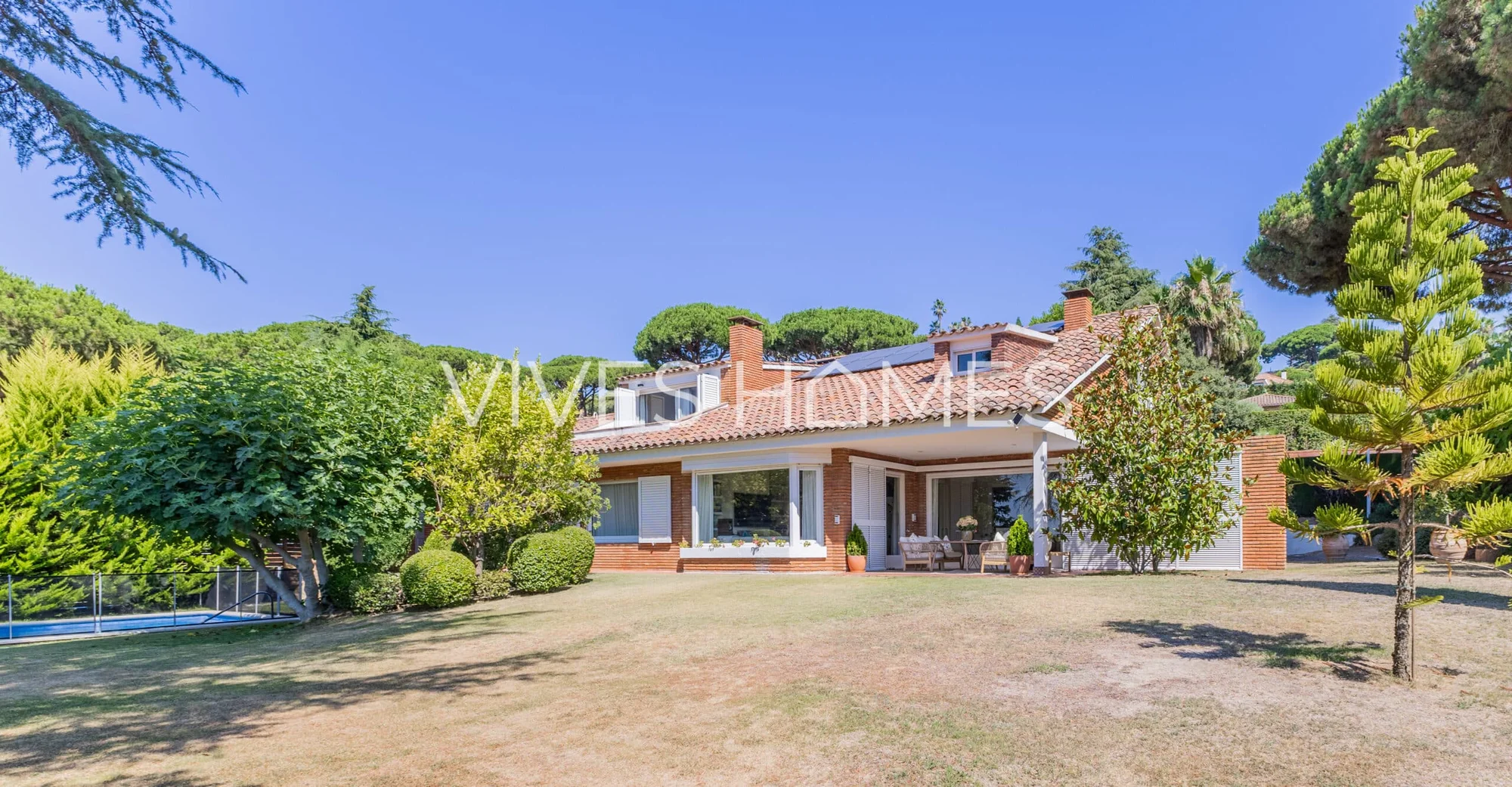 Chalet con vistas al mar en Supermaresme, cinco dormitorios