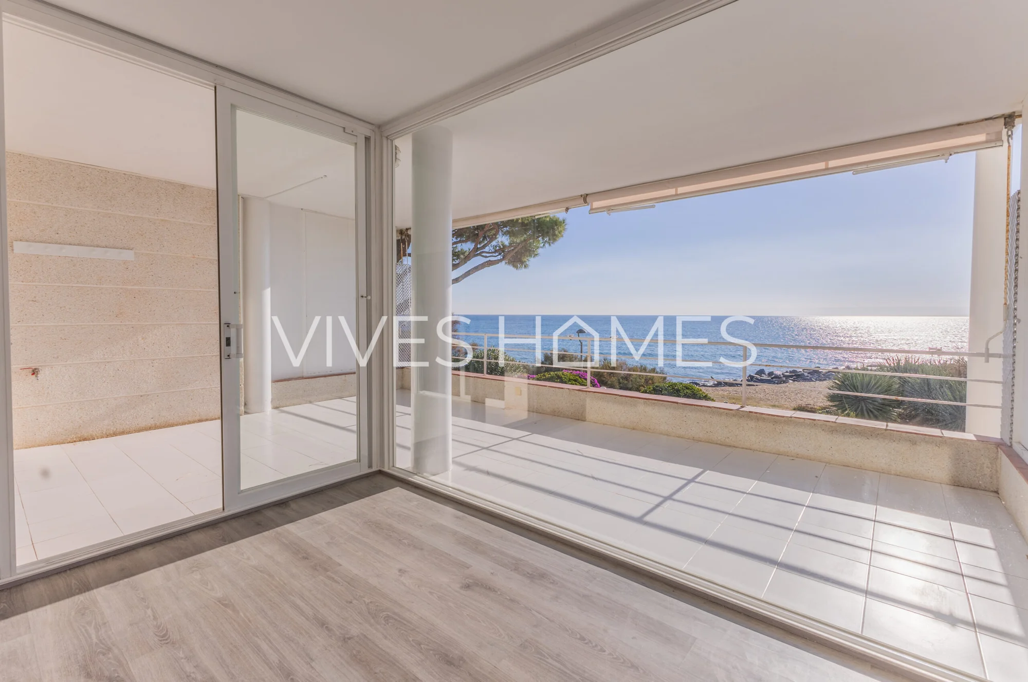 Seafront Caldes flat, 3 bedrooms