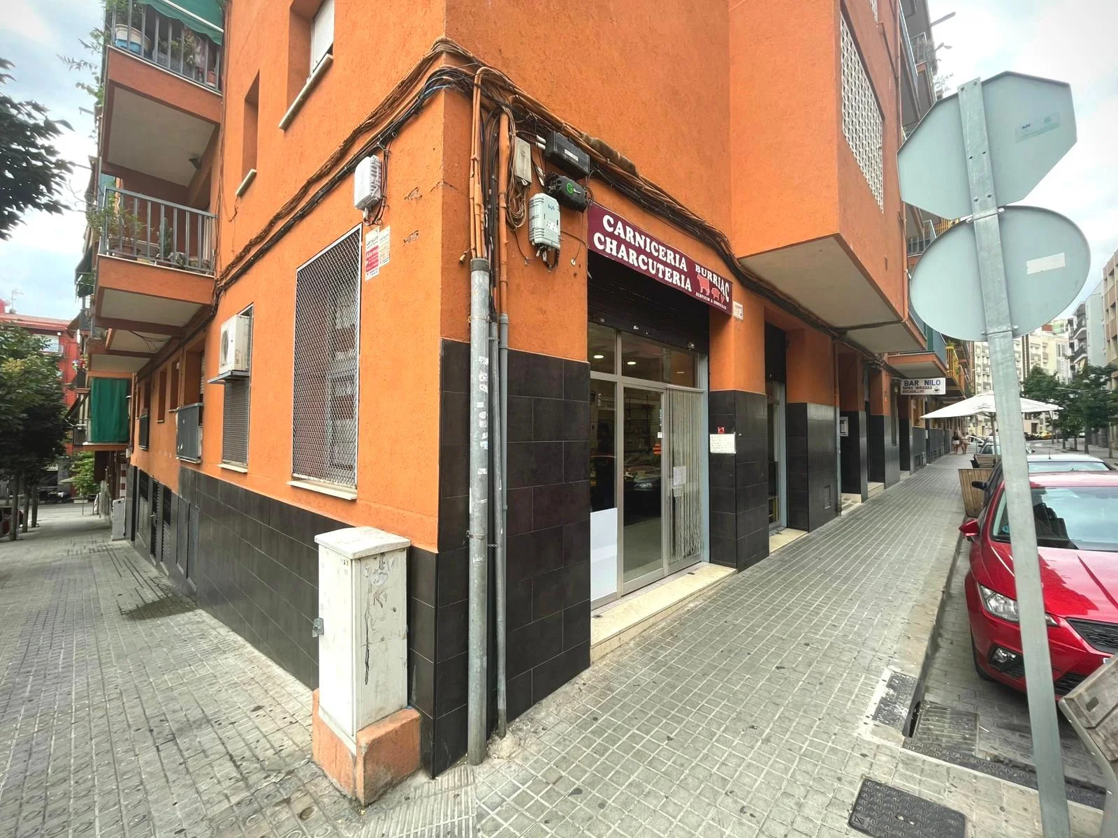 Local esquinero céntrico en Mataró, 43 m²