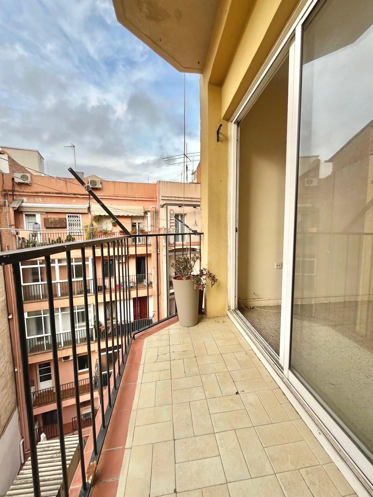 Piso de reforma en Poble-sec, 3 habitaciones
