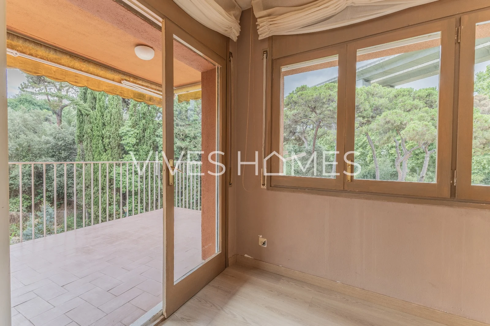 Four-bedroom apartment with private terrace