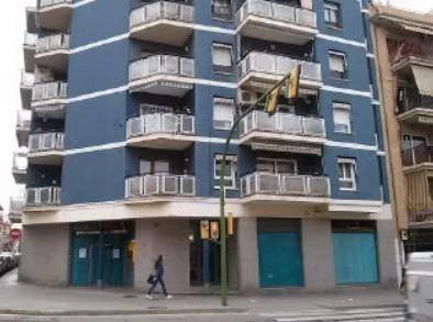 Local esquinero ocupado en el Eixample