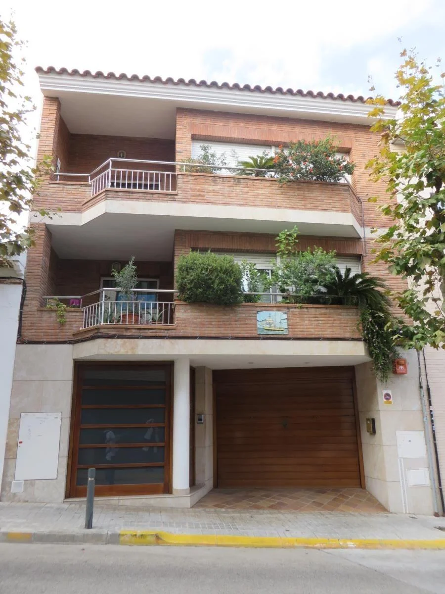 Adosado inversor en El Masnou, 235 m²