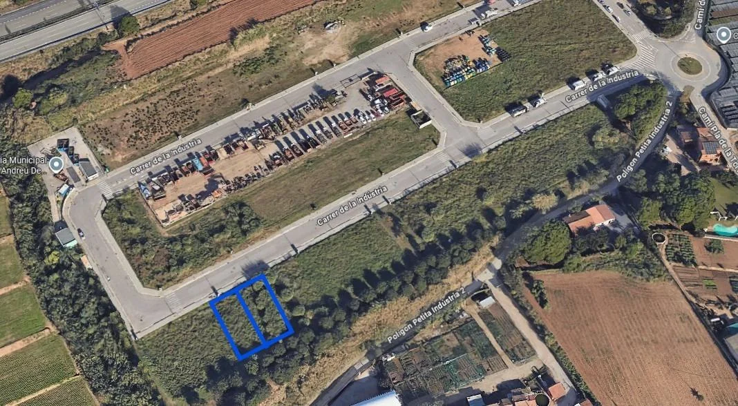Parcelas industriales cerca de Barcelona, 696 m²