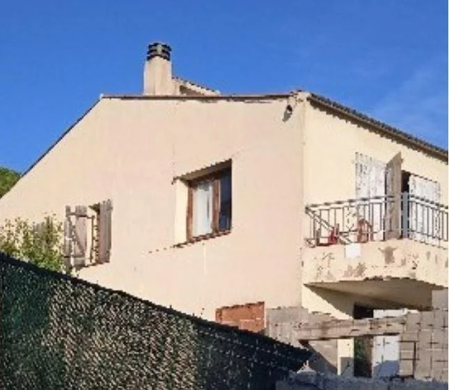 Casa independiente ocupada en La Miralba