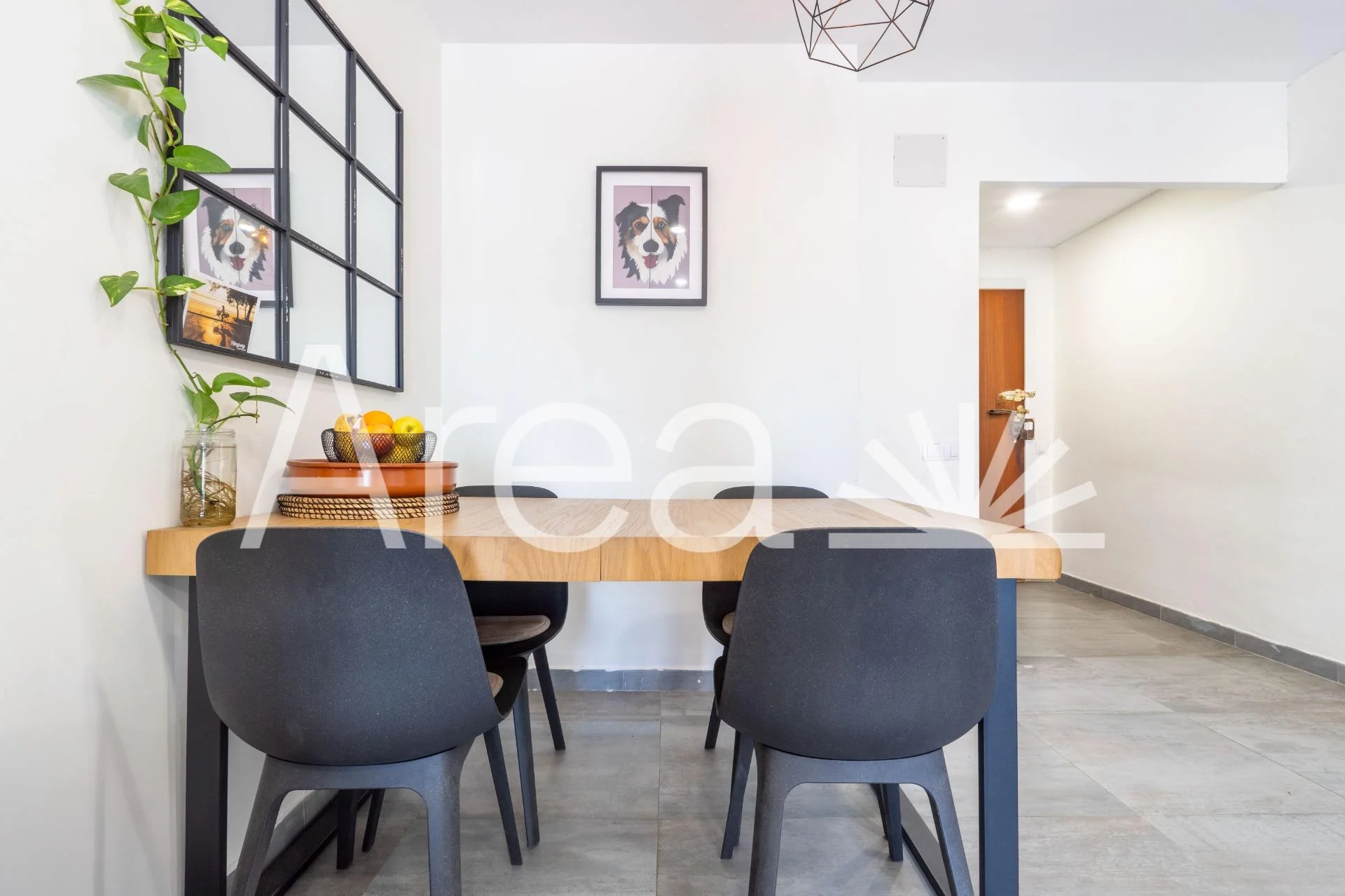 Reformed corner flat, 3 bedrooms
