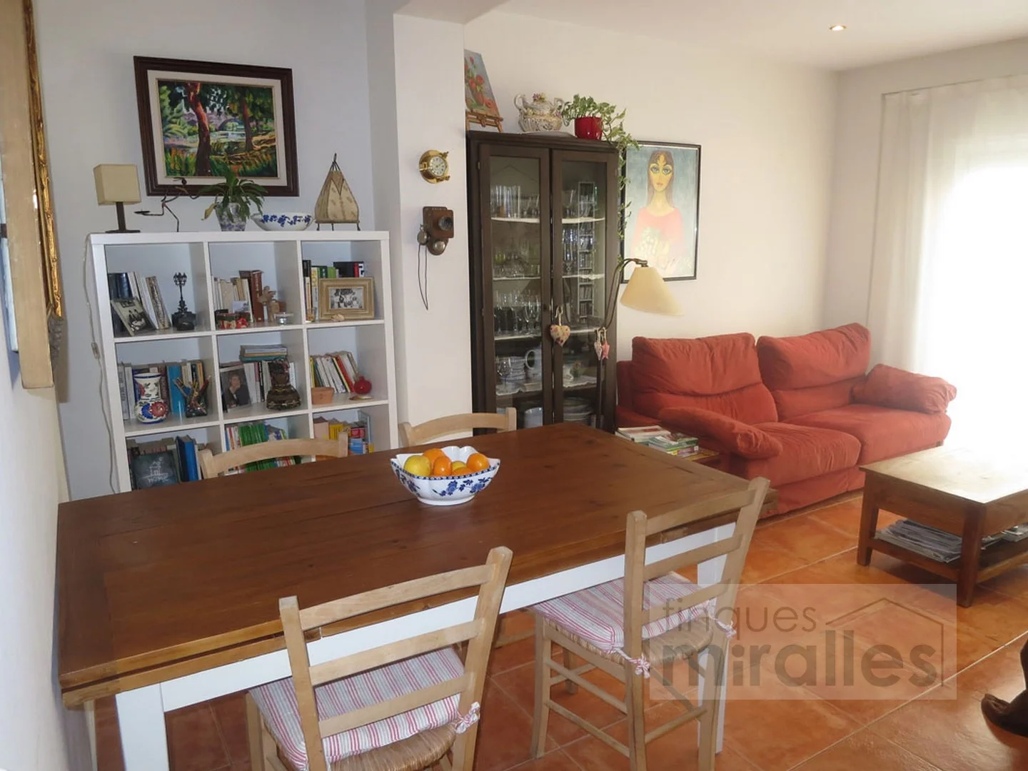Bright exterior flat in Can Salvet