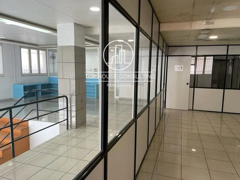 Local comercial bien conservado, 230 m²