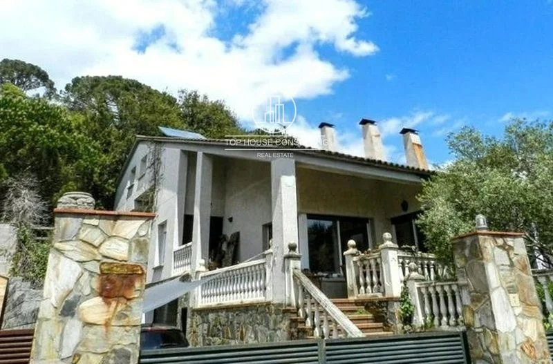 Chalet en Orrius rodeado de bosque