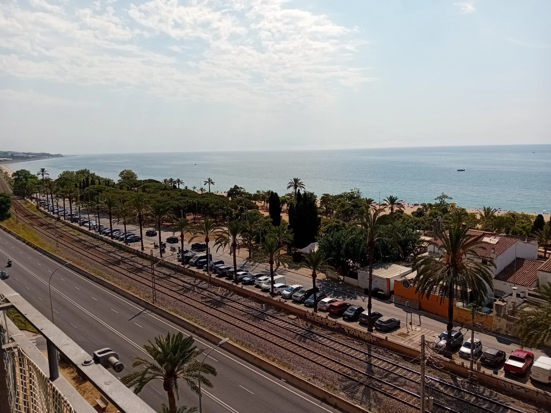 Piso en primera línea en Mataró, 101 m² para reformar