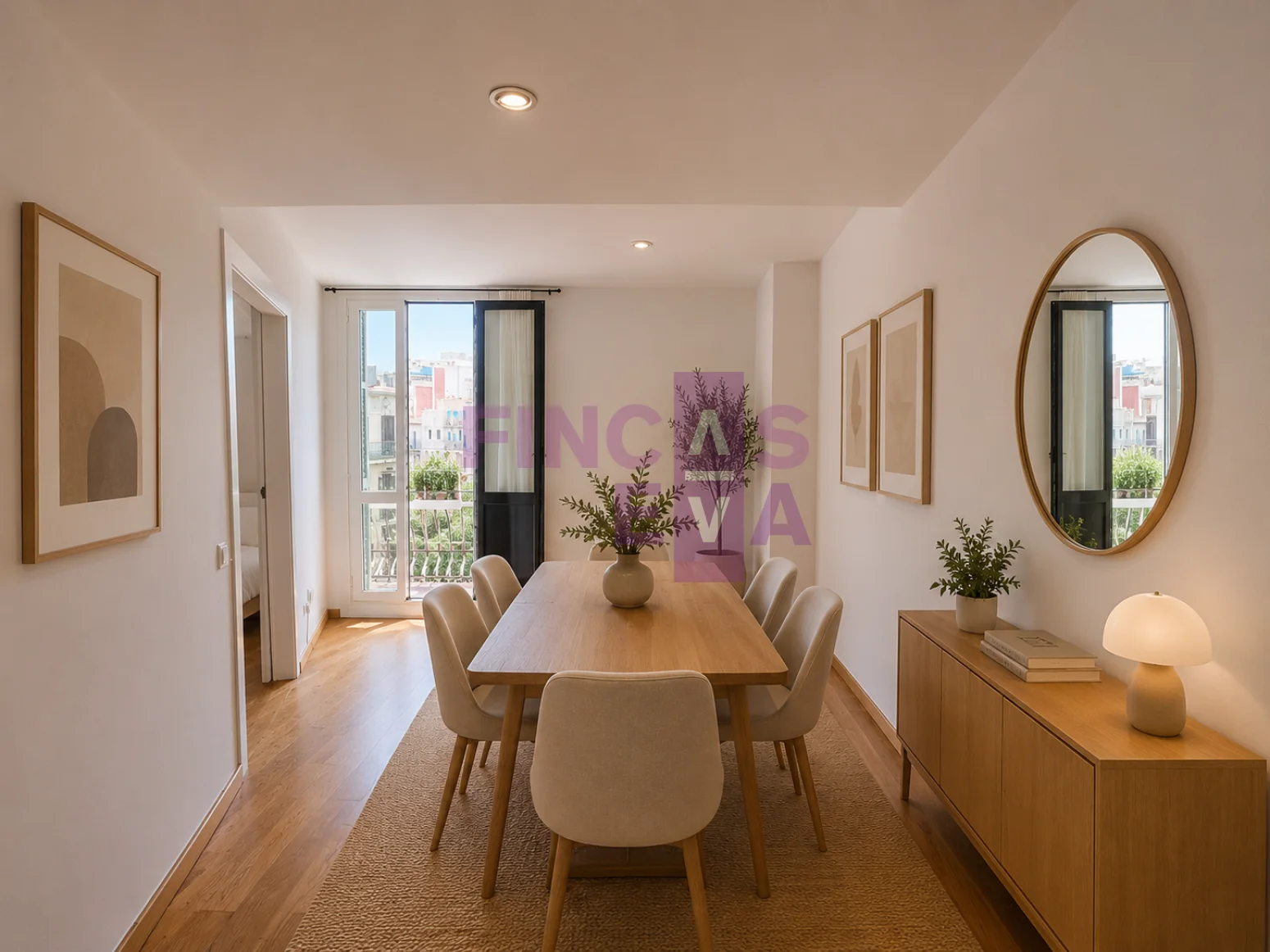 Piso en Eixample con dos balcones