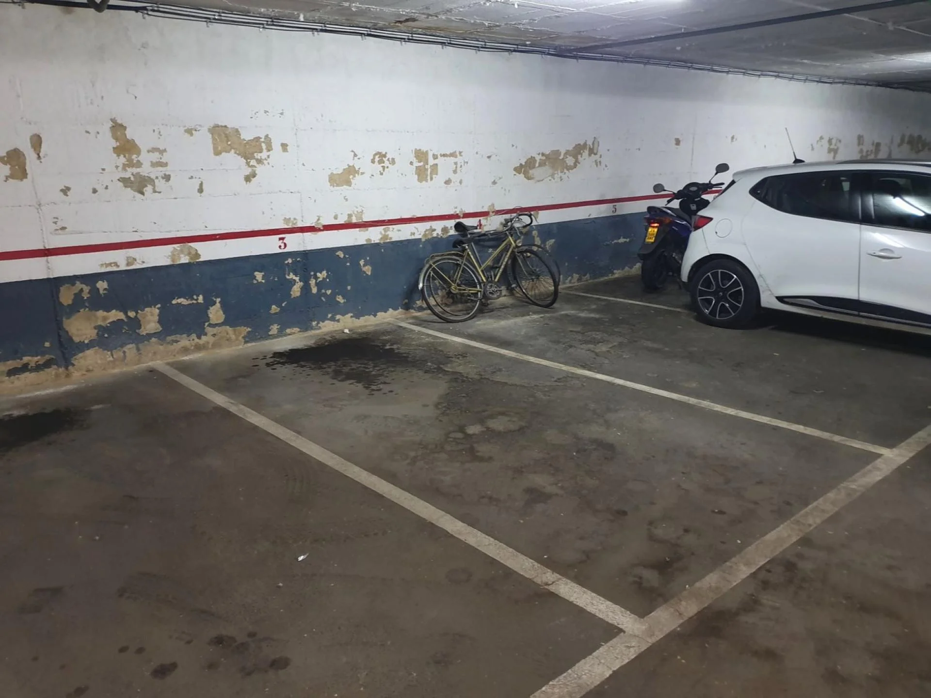 Plaza de aparcamiento para coche pequeño en Calella