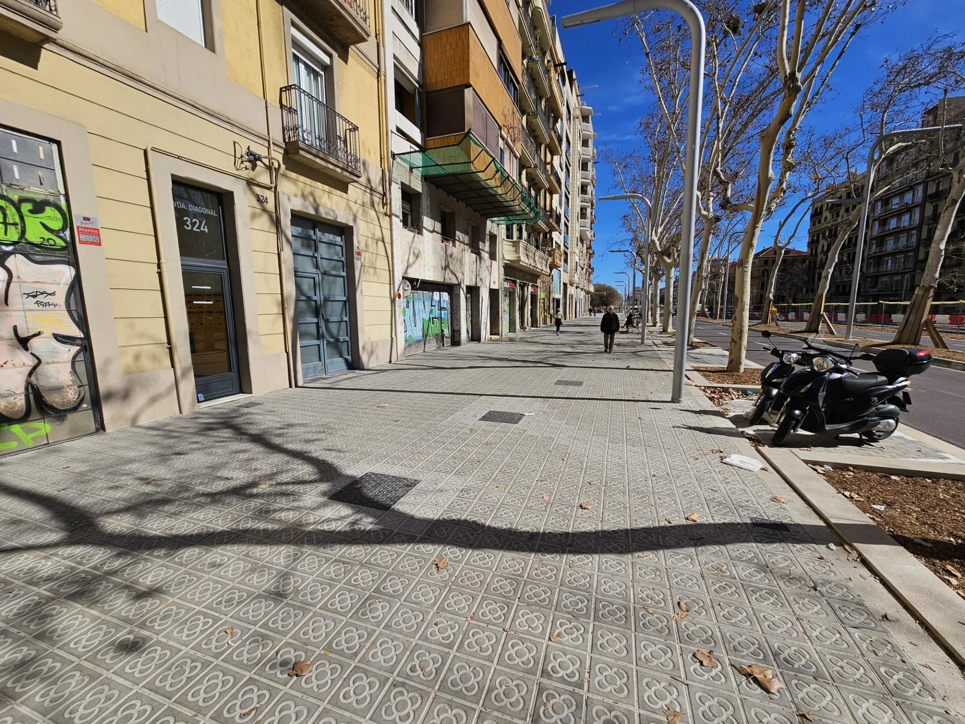 Local comercial en Eixample, 173 m²