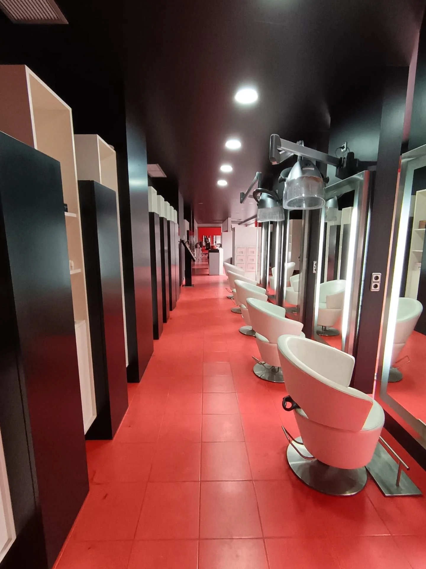 Amplio local comercial en Calella