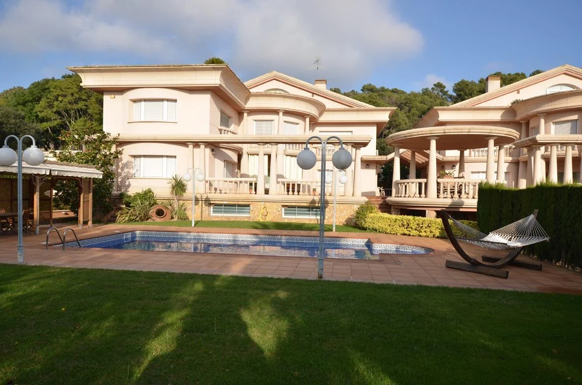 Villa de lujo con dos piscinas y 7 dormitorios