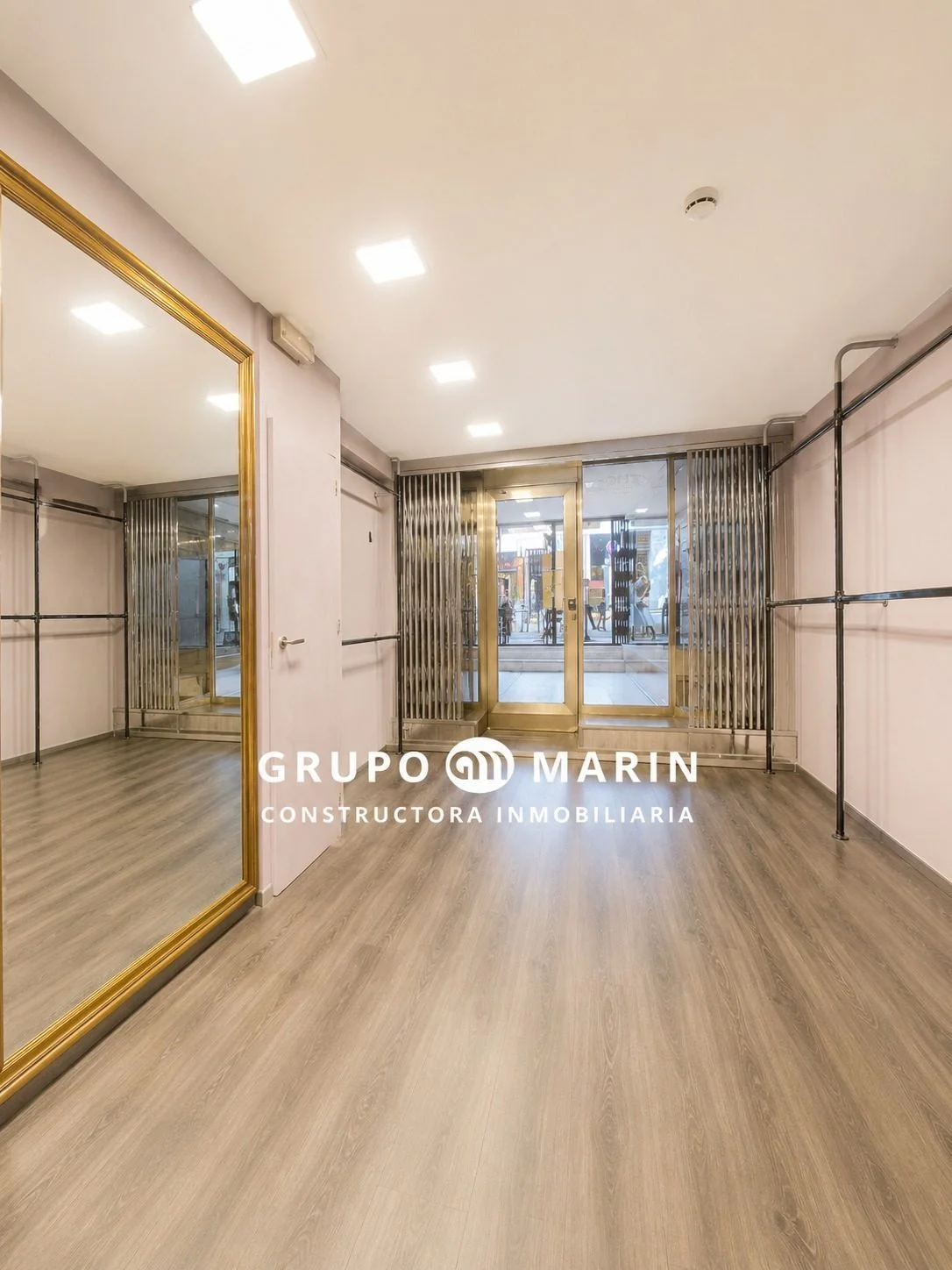 Local comercial en Eixample, 170 m²